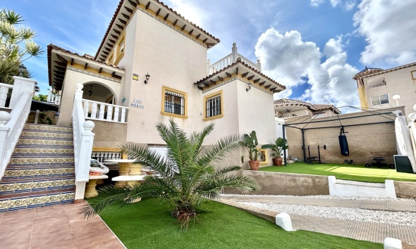 Resale - Villa / House - Orihuela Costa - Villamartín