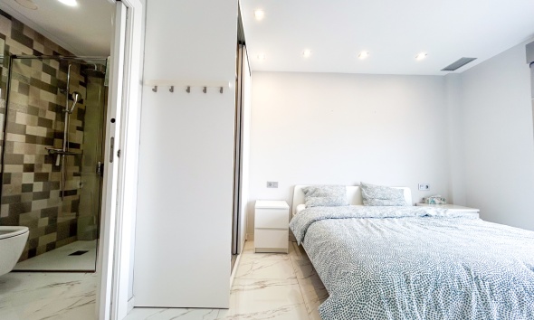 Resale - Villa / House - Orihuela Costa - Villamartín