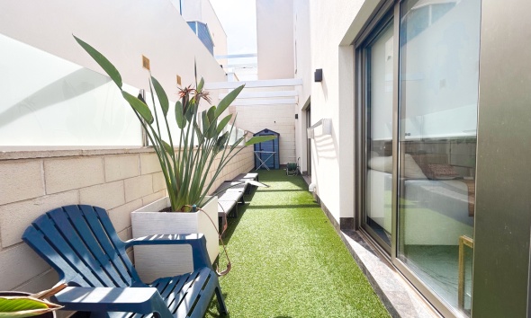 Resale - Villa / House - Orihuela Costa - Villamartín