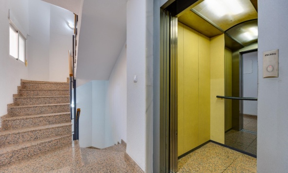 Reventa - Apartamento / Dúplex - Torrevieja - Playa del Cura
