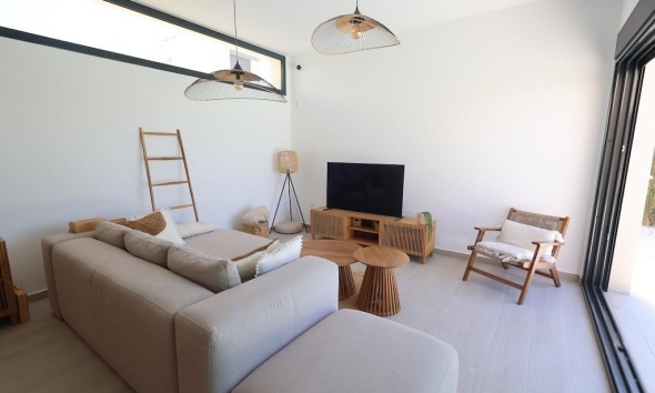 Resale - Villa / House - Algorfa - Comunidad valenciana