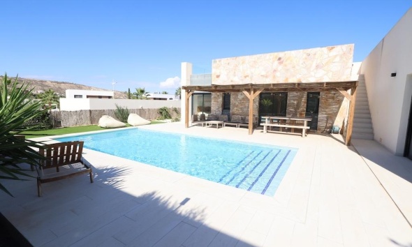 Resale - Villa / House - Algorfa - Comunidad valenciana