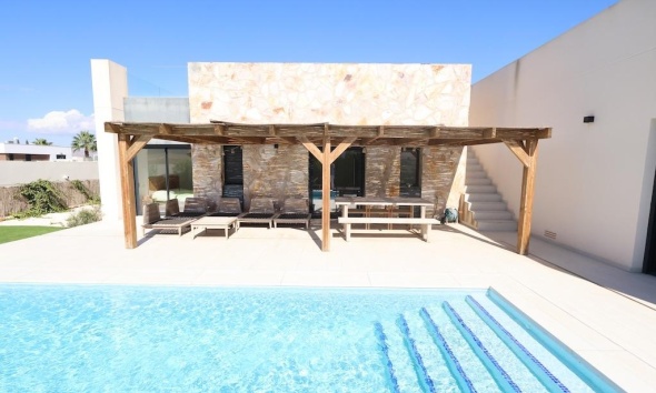 Resale - Villa / House - Algorfa - Comunidad valenciana