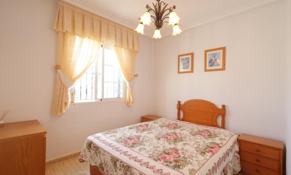 Resale - Villa / House - Orihuela Costa - Las Filipinas