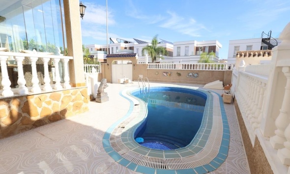 Resale - Villa / House - Orihuela Costa - Las Filipinas