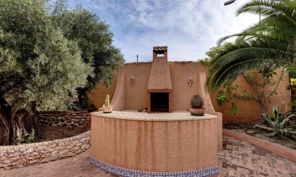 Resale - Villa / House - Torrevieja - La Siesta