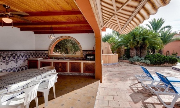 Resale - Villa / House - Torrevieja - La Siesta