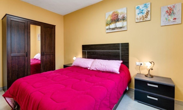 Resale - Villa / House - Torrevieja - La Siesta