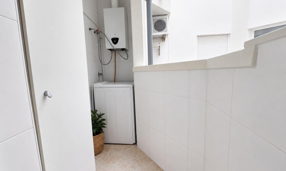 Reventa - Apartamento / Dúplex - Torrevieja - Centro