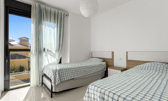 Reventa - Apartamento / Dúplex - Orihuela Costa - La Zenia