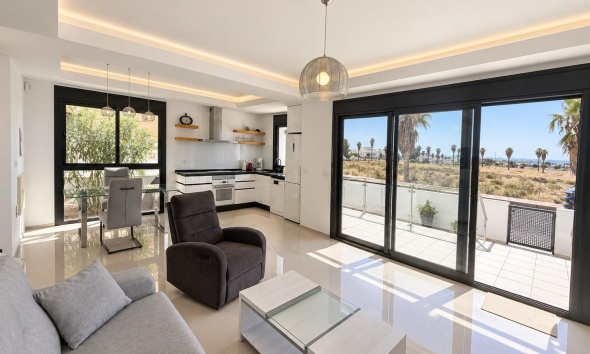 Reventa - Apartamento / Dúplex - Ciudad Quesada
