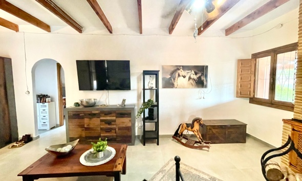 Resale - Farm Estate / Country Property - Orihuela