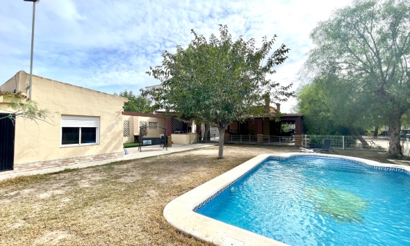 Resale - Farm Estate / Country Property - Orihuela
