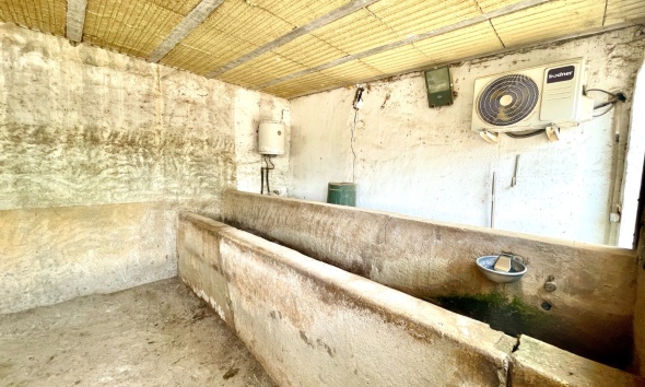 Resale - Farm Estate / Country Property - Orihuela