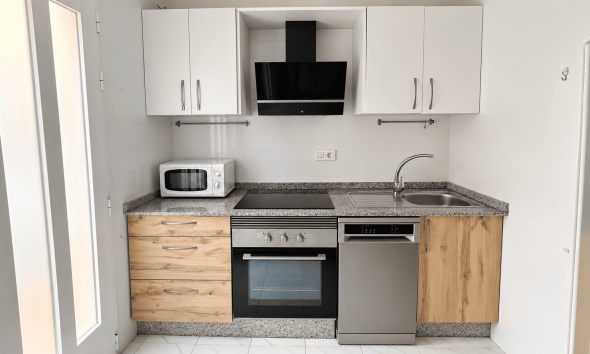 Resale - Apartment / Duplex - Los Alcazares - Los Alcázares