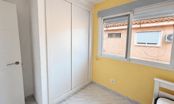 Resale - Apartment / Duplex - Los Alcazares - Los Alcázares