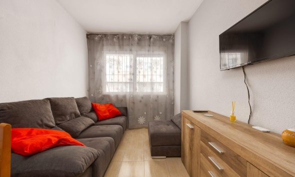 Resale - Apartment / Duplex - Torrevieja - Estacion de autobuses