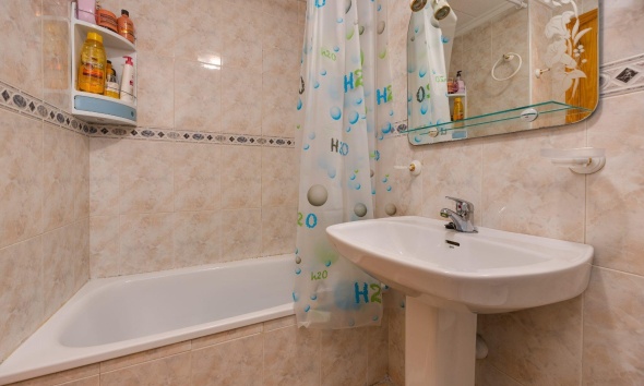 Resale - Apartment / Duplex - Torrevieja - Estacion de autobuses