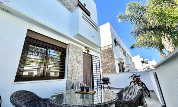Resale - Townhouse / Terraced House - Torre de la Horadada