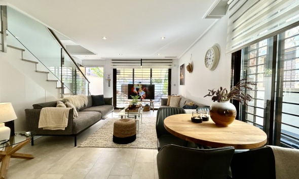 Resale - Townhouse / Terraced House - Torre de la Horadada