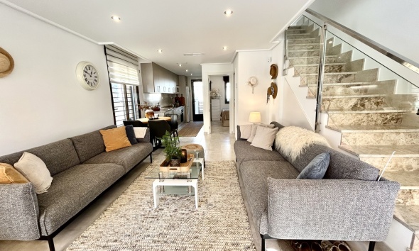 Resale - Townhouse / Terraced House - Torre de la Horadada