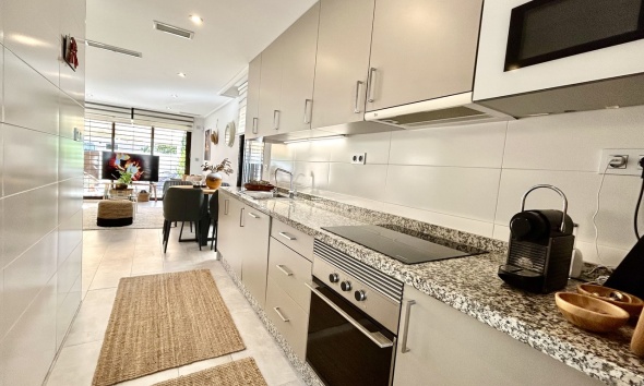 Resale - Townhouse / Terraced House - Torre de la Horadada