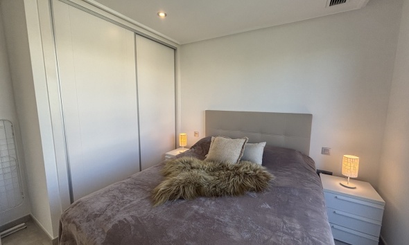 Resale - Townhouse / Terraced House - Torre de la Horadada