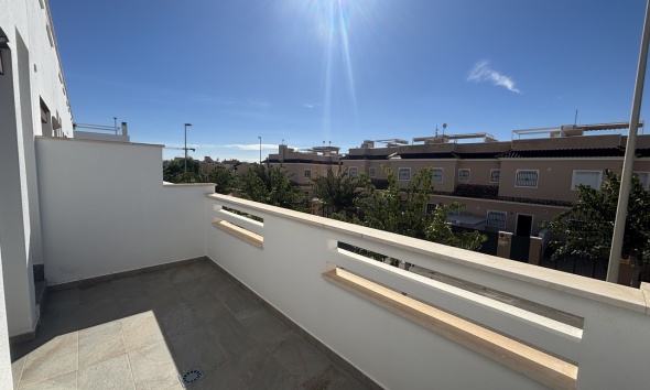Resale - Townhouse / Terraced House - Torre de la Horadada