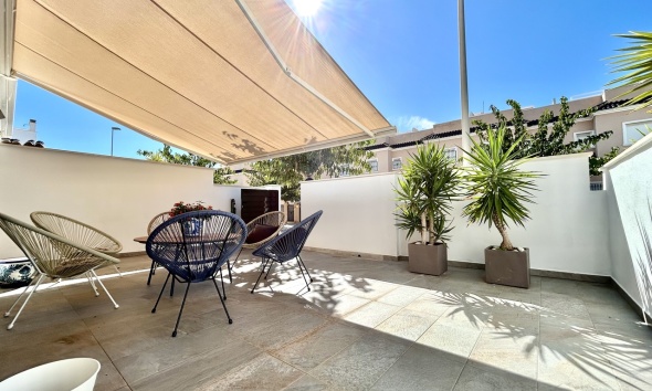 Resale - Townhouse / Terraced House - Torre de la Horadada