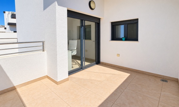 Resale - Villa / House - Orihuela Costa - Villamartín