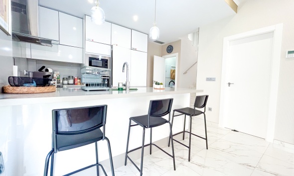 Resale - Villa / House - Orihuela Costa - Villamartín
