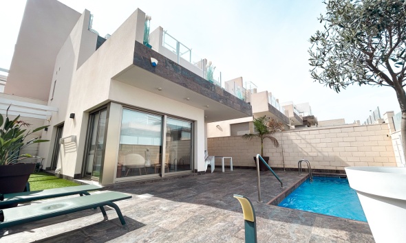 Resale - Villa / House - Orihuela Costa - Villamartín