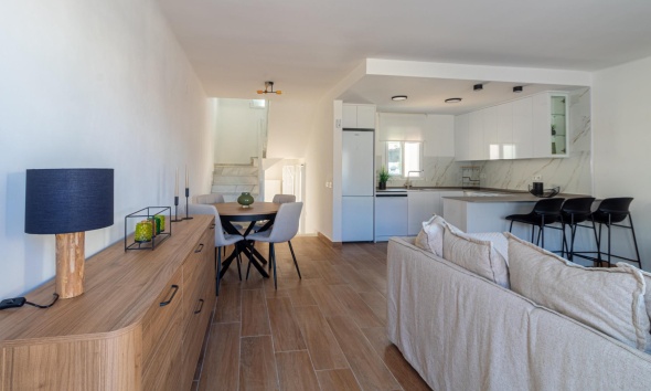 Resale - Townhouse / Terraced House - Torrevieja - Los Frutales