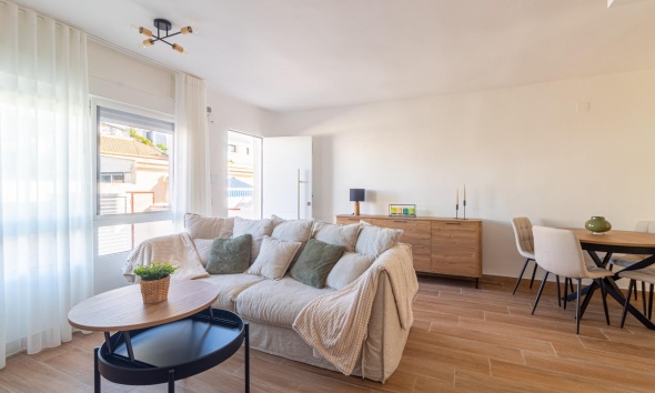 Resale - Townhouse / Terraced House - Torrevieja - Los Frutales