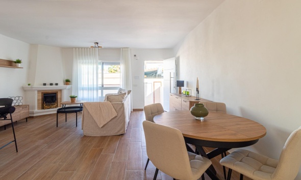 Resale - Townhouse / Terraced House - Torrevieja - Los Frutales