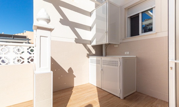 Resale - Townhouse / Terraced House - Torrevieja - Los Frutales
