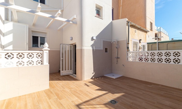Resale - Townhouse / Terraced House - Torrevieja - Los Frutales