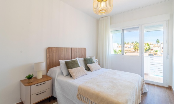 Resale - Townhouse / Terraced House - Torrevieja - Los Frutales