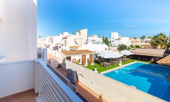 Resale - Townhouse / Terraced House - Torrevieja - Los Frutales