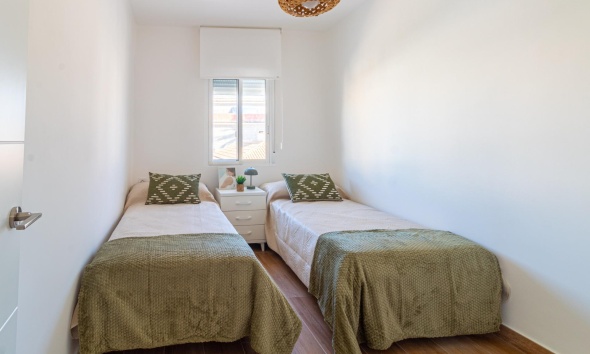 Resale - Townhouse / Terraced House - Torrevieja - Los Frutales