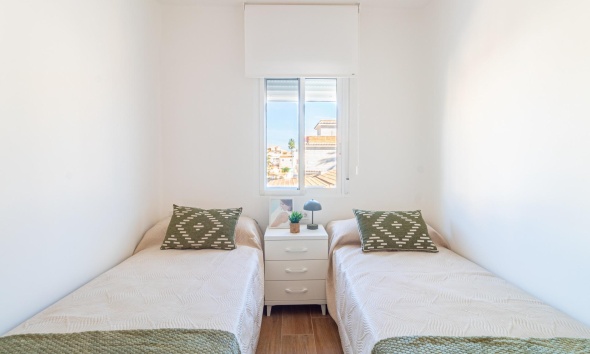 Resale - Townhouse / Terraced House - Torrevieja - Los Frutales