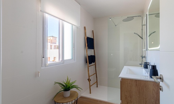 Resale - Townhouse / Terraced House - Torrevieja - Los Frutales