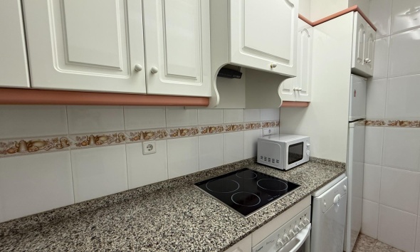 Resale - Apartment / Duplex - Torrevieja - Playa del Cura