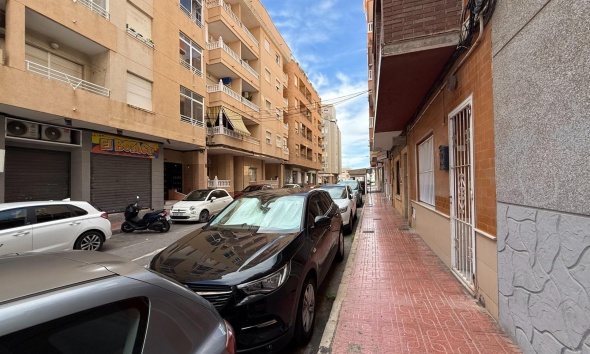 Resale - Apartment / Duplex - Torrevieja - Playa del Cura