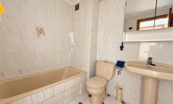 Resale - Apartment / Duplex - Torrevieja - Los Europeos