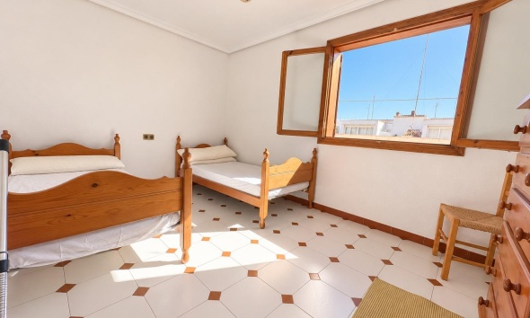 Resale - Apartment / Duplex - Torrevieja - Los Europeos