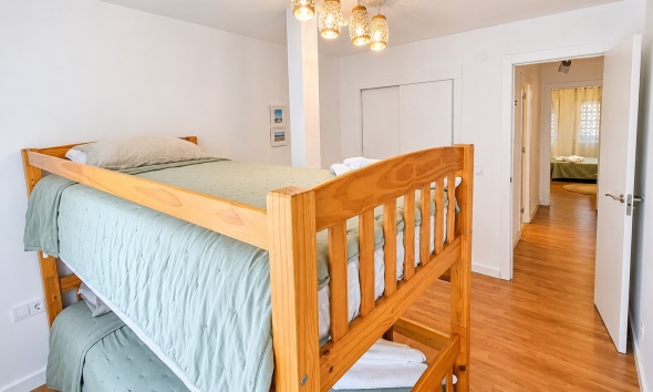 Resale - Apartment / Duplex - Torrevieja - Playa de los Locos