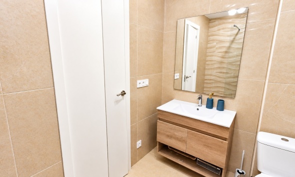 Resale - Apartment / Duplex - Torrevieja - Playa de los Locos
