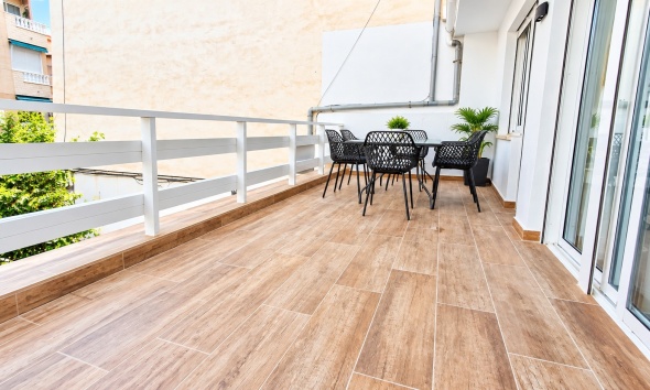 Resale - Apartment / Duplex - Torrevieja - Playa de los Locos